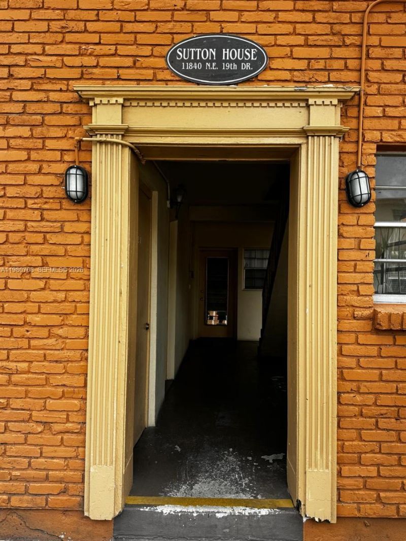 11840 NE 19th Dr , Unit 19, North Miami, FL 33181 Photo