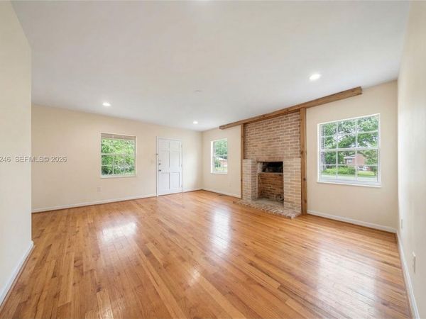 512 Mendoza Ave , Coral Gables, FL 33134