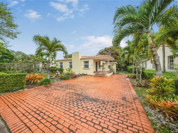 512 Mendoza Ave, Coral Gables, FL 33134