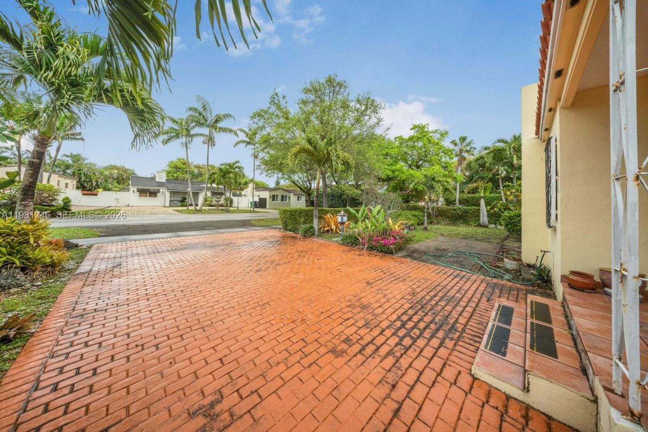 512 Mendoza Ave, Coral Gables, FL 33134 Photo