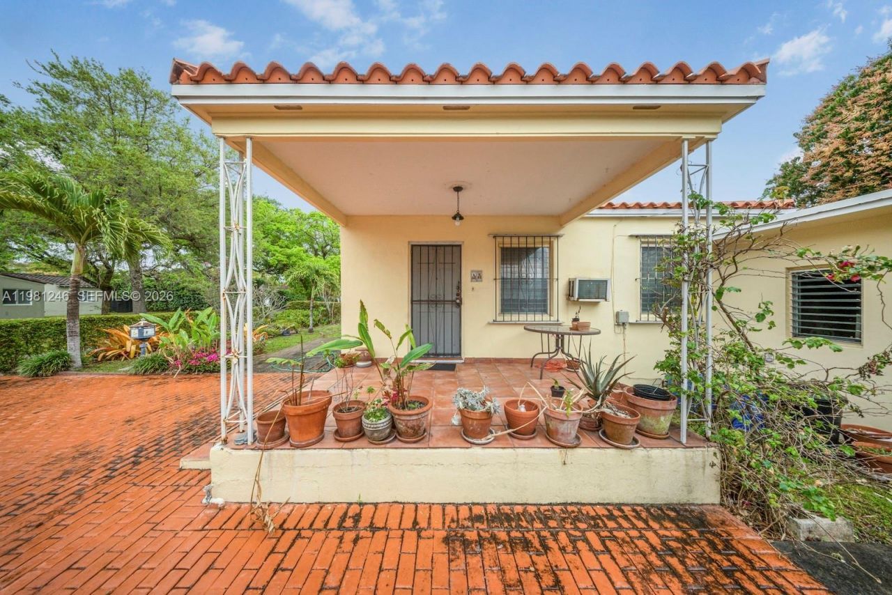 512 Mendoza Ave, Coral Gables, FL 33134 Photo