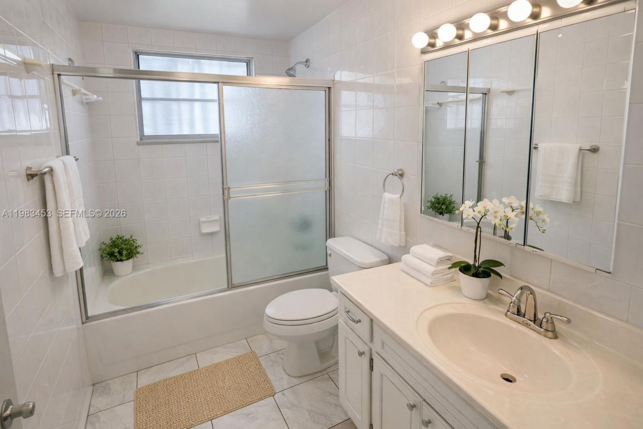 1630 W 46th St , Unit 514B, Hialeah, FL 33012 Photo