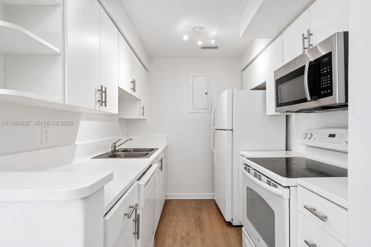 1185 Marseille Drive, Unit 202, Miami Beach, FL 33141 Photo