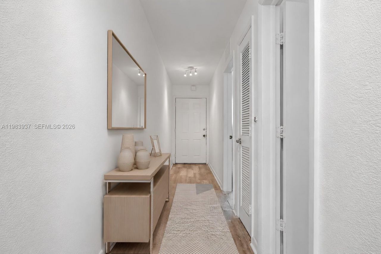 1185 Marseille Drive, Unit 202, Miami Beach, FL 33141 Photo