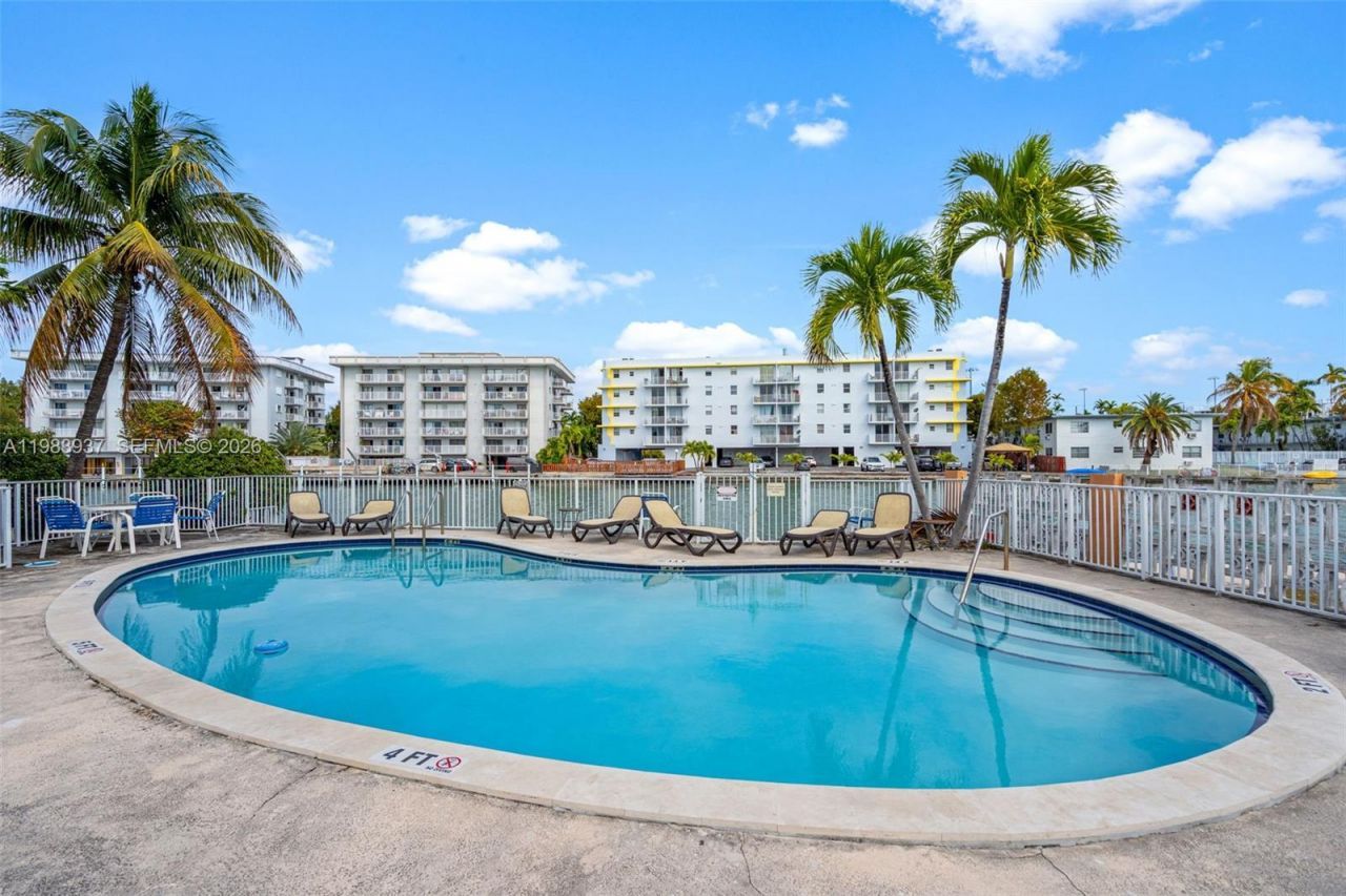 1185 Marseille Dr , Unit 202, Miami Beach, FL 33141 Photo