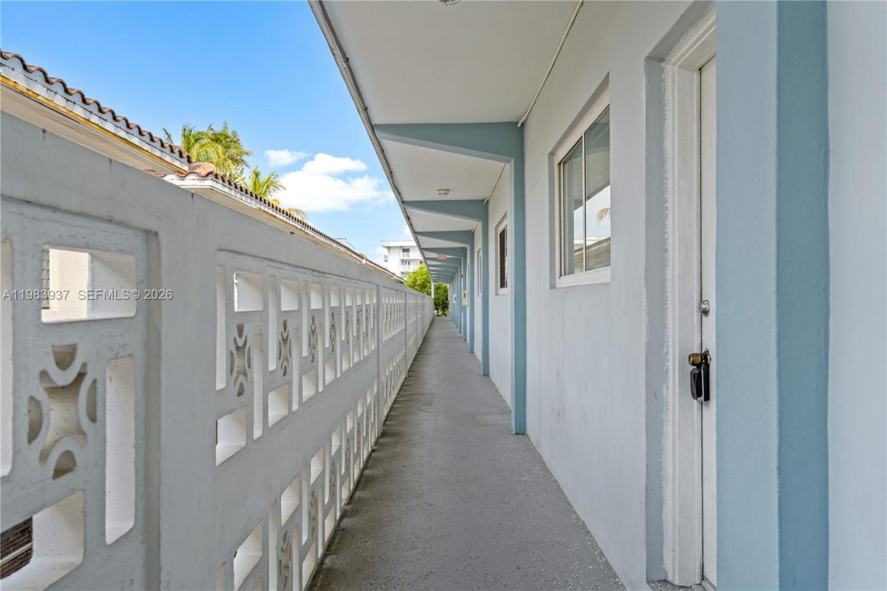 1185 Marseille Drive, Unit 202, Miami Beach, FL 33141 Photo