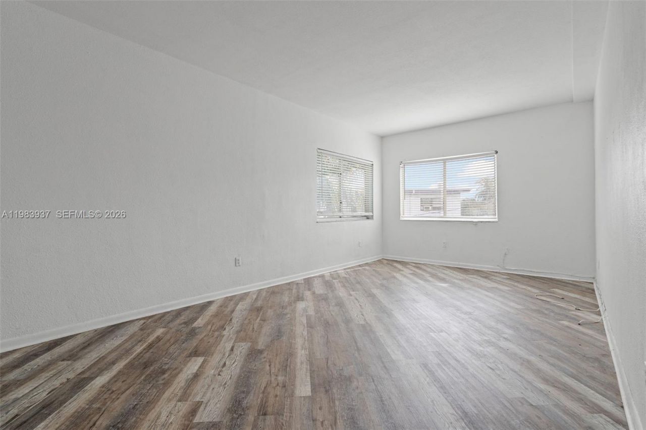 1185 Marseille Dr , Unit 202, Miami Beach, FL 33141 Photo