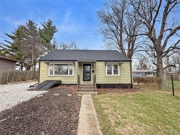 624 W New Street , Palmyra, MO 63461