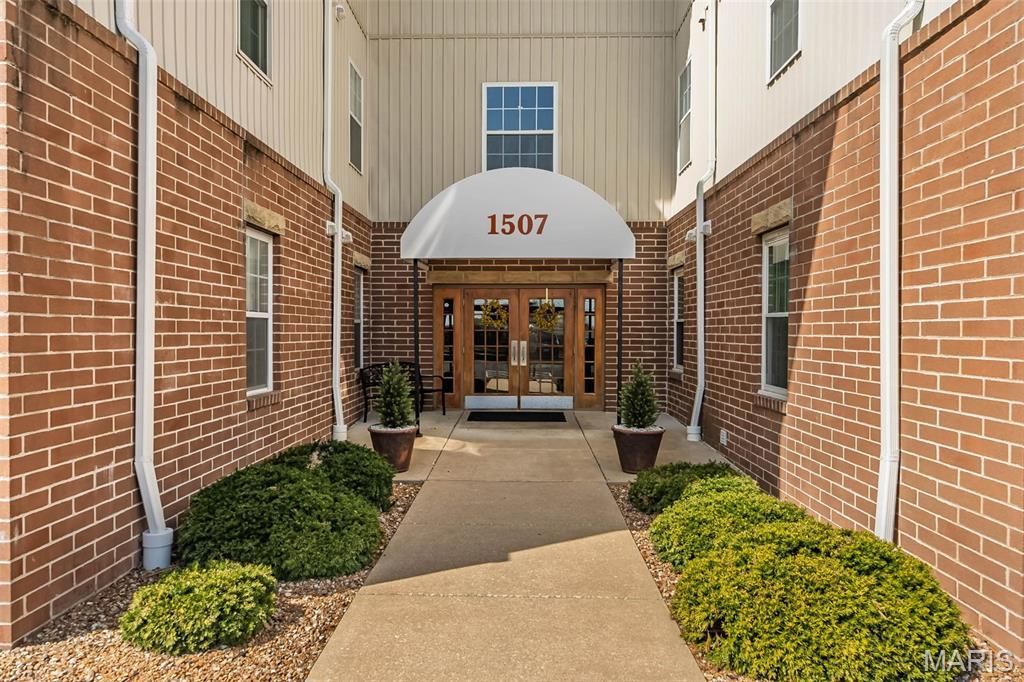 1507 S Old Highway 94, Unit 308, Saint Charles, MO 63303 Main Photo