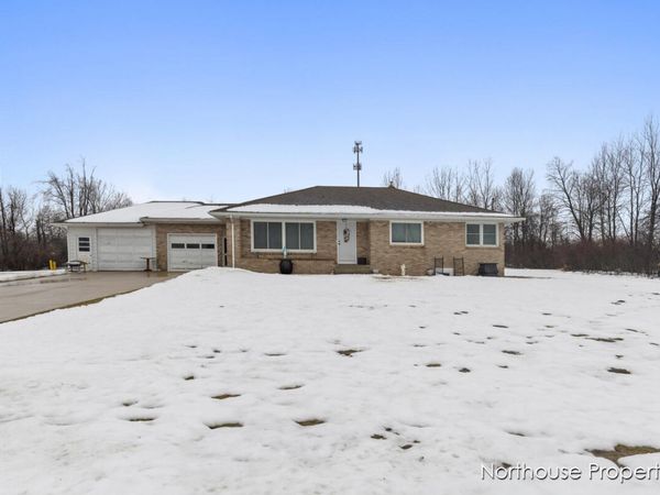 3898-3900 68th Street SE, Caledonia, MI 49316