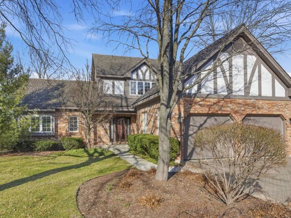 26 Lake Ridge Club Drive , Burr Ridge, IL 60527