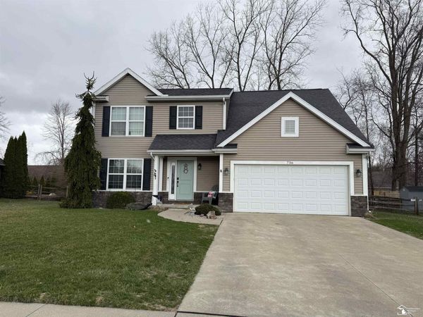 736 Grand Oak Drive, Temperance, MI 48182