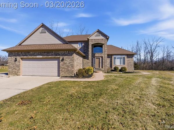 35950 Tamarack Court, New Baltimore, MI 48047