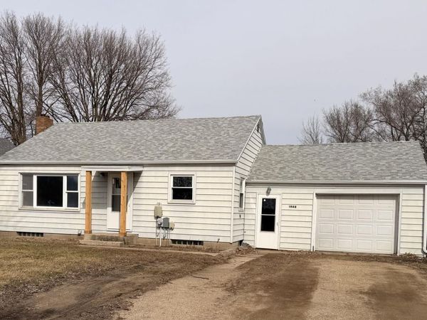 1968 River Road, Windom, MN 56101