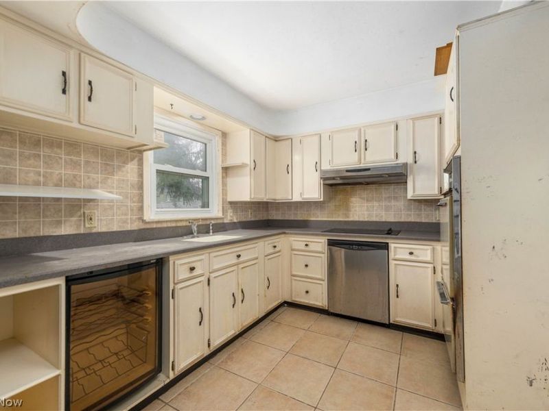 5275 Lynd Avenue, Lyndhurst, OH 44124 Photo 18