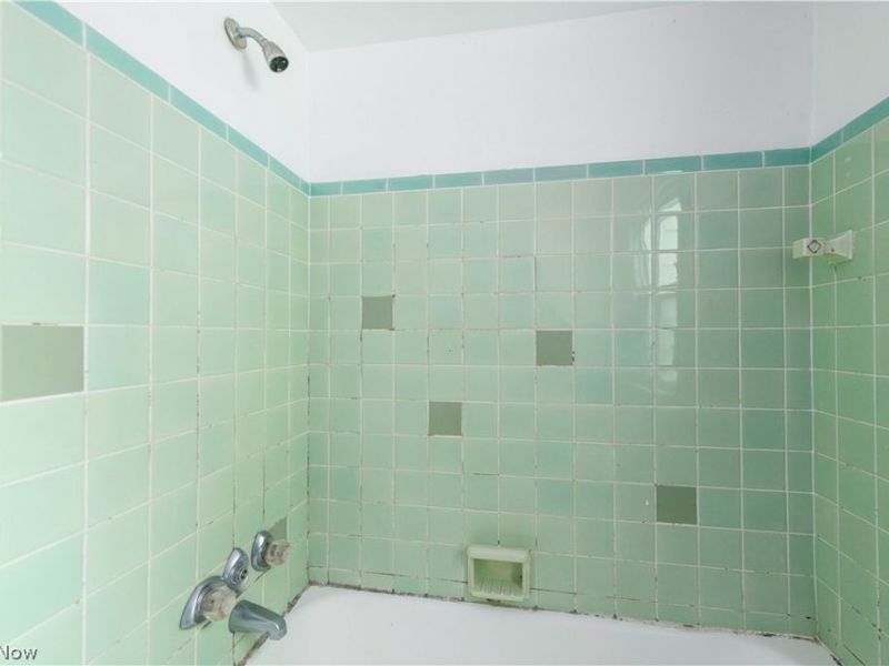 5275 Lynd Avenue, Lyndhurst, OH 44124 Photo 35