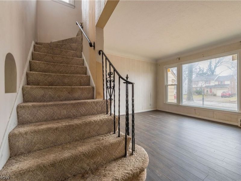 5275 Lynd Avenue, Lyndhurst, OH 44124 Photo 6