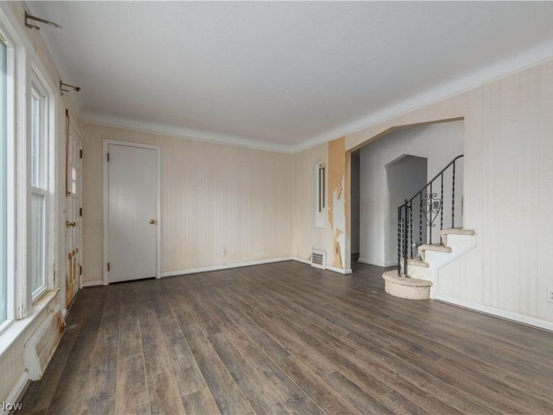 5275 Lynd Avenue, Lyndhurst, OH 44124 Photo 8