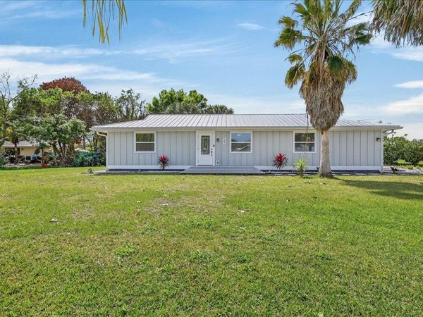 262 Easy Street, Sebastian, FL 32958