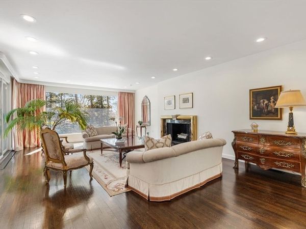 9 Singletree Road, Brookline, MA 02467