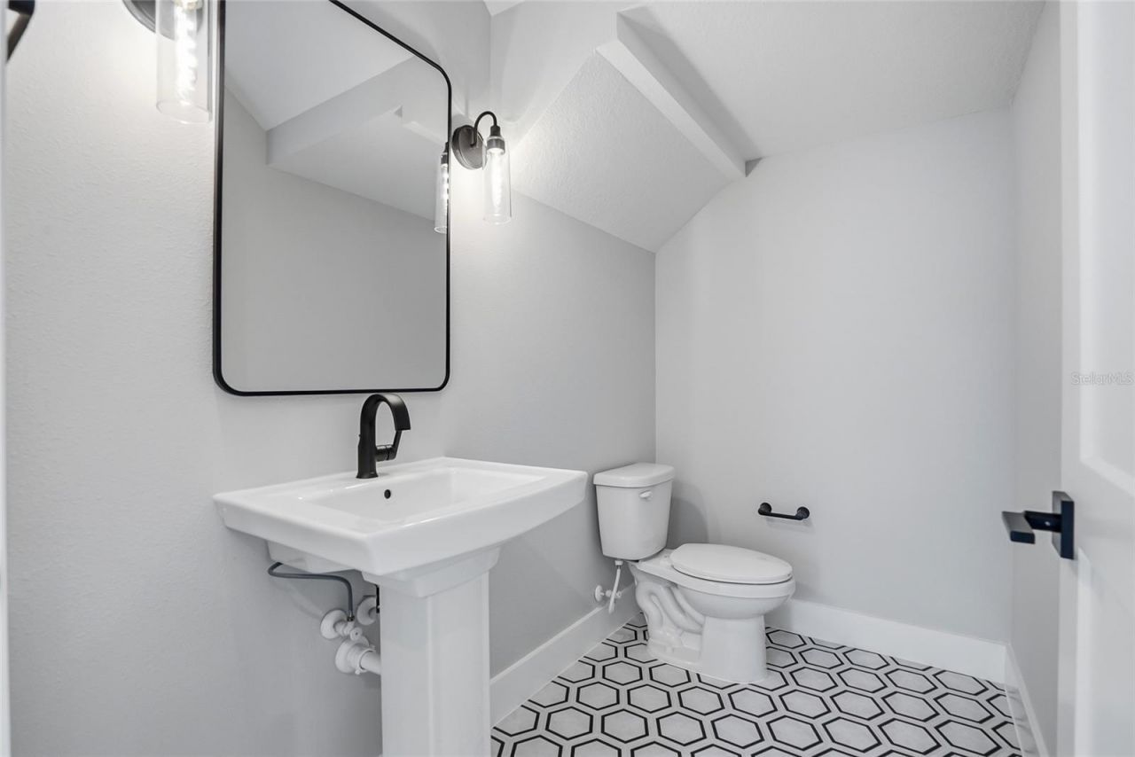 865 53rd Avenue N, Saint Petersburg, FL 33703 Photo