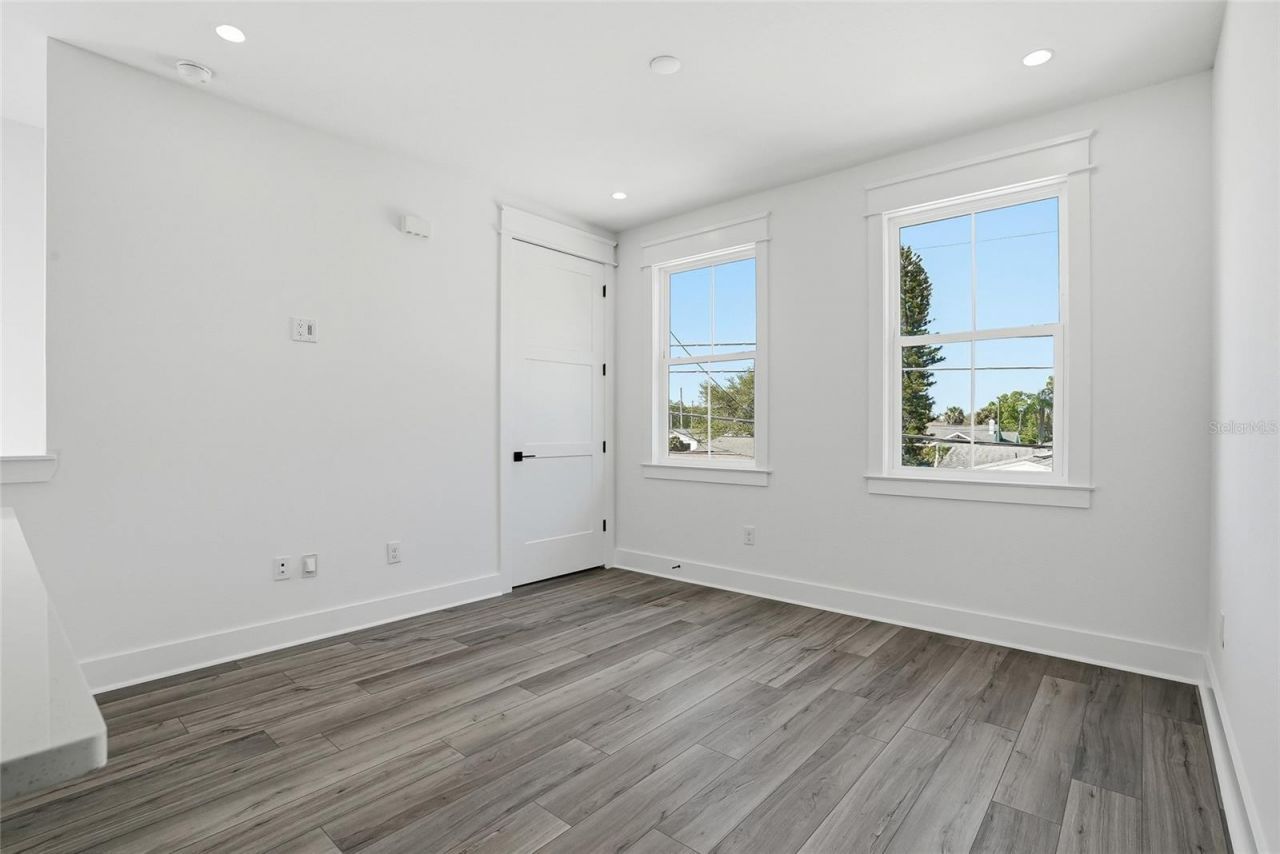 865 53rd Avenue N, Saint Petersburg, FL 33703 Photo