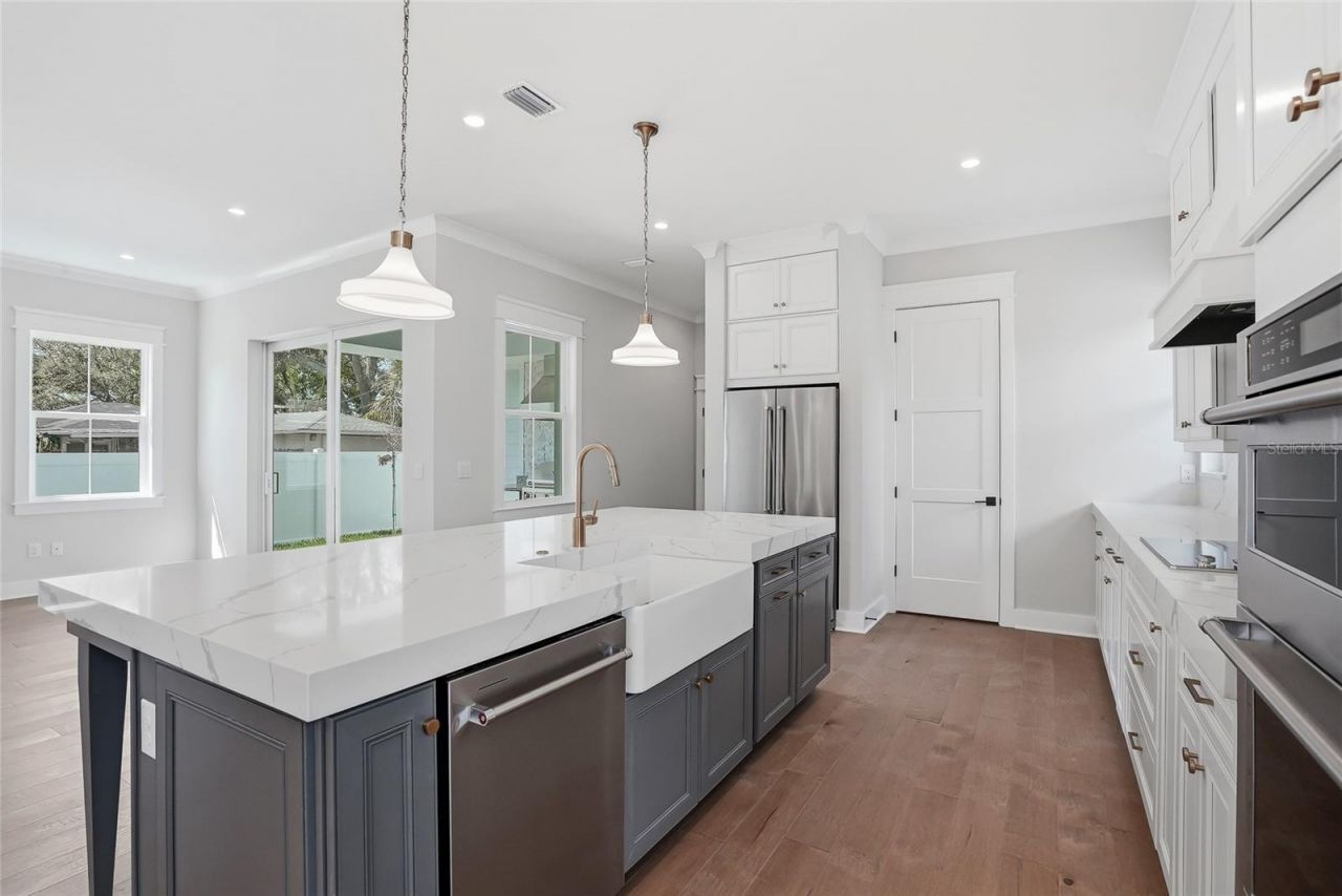 879 53rd Avenue N, Saint Petersburg, FL 33703 Photo