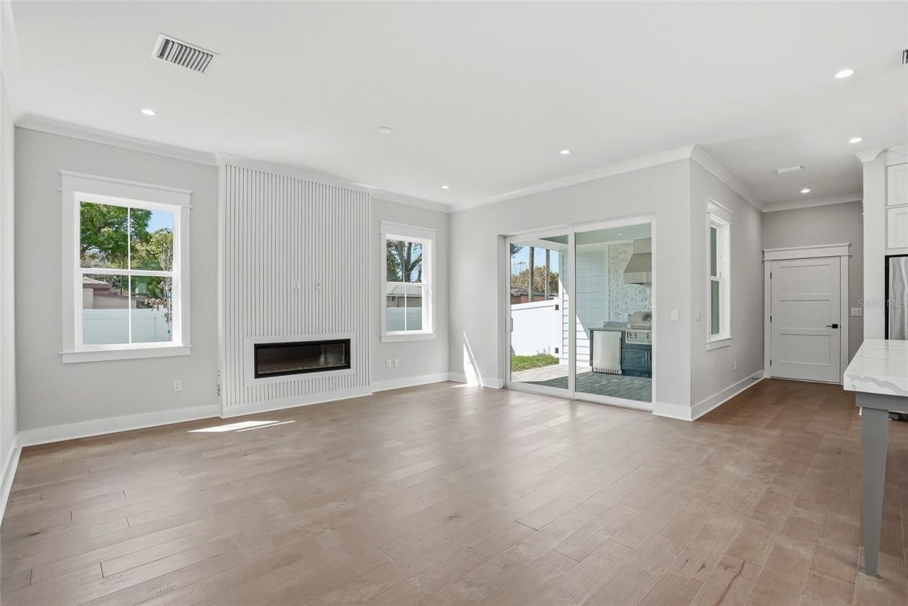 879 53rd Avenue N, Saint Petersburg, FL 33703 Photo