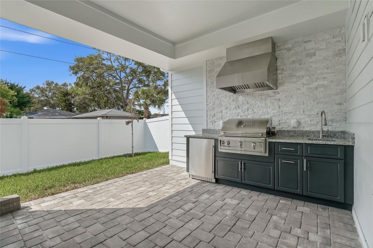 879 53rd Avenue N, Saint Petersburg, FL 33703 Photo