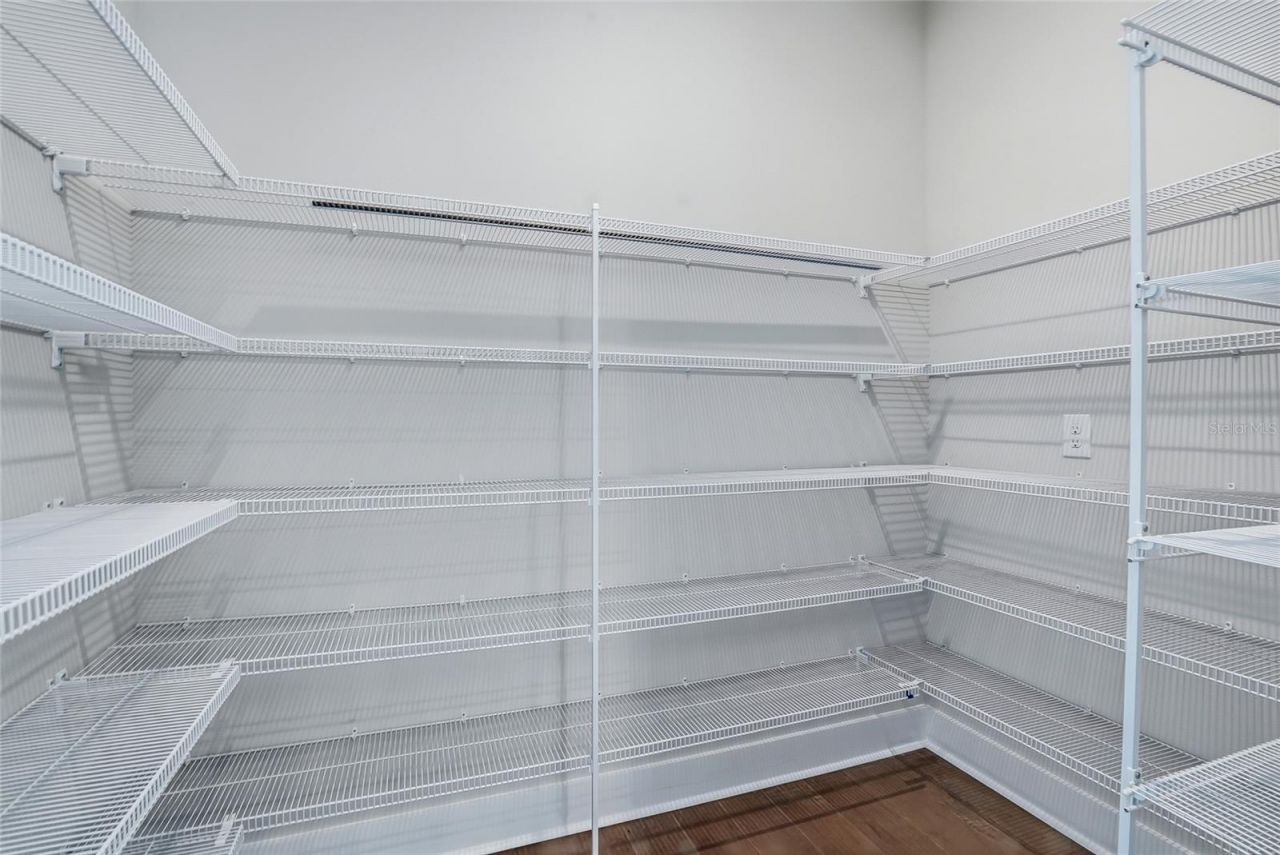 879 53rd Avenue N, Saint Petersburg, FL 33703 Photo