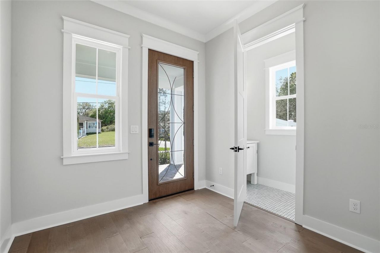 879 53rd Avenue N, Saint Petersburg, FL 33703 Photo