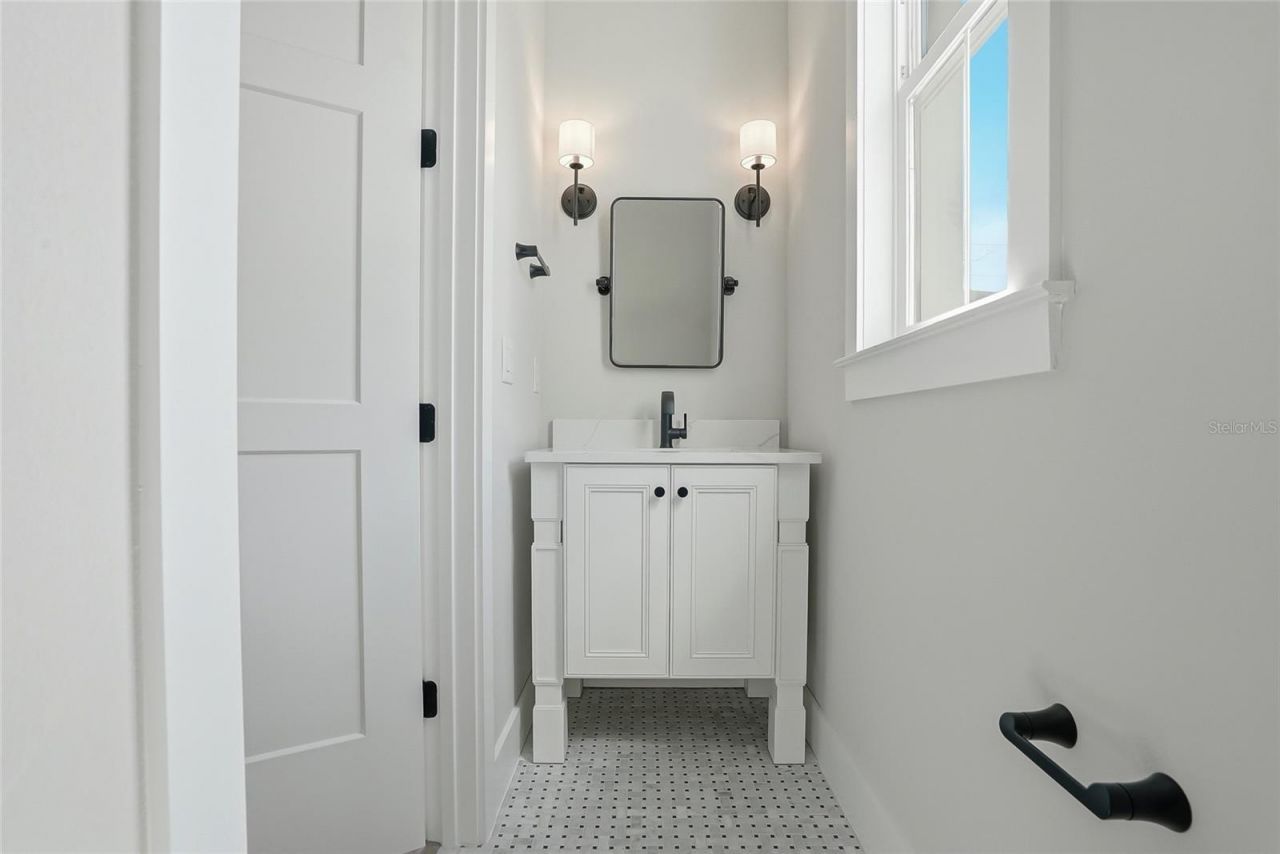 879 53rd Avenue N, Saint Petersburg, FL 33703 Photo