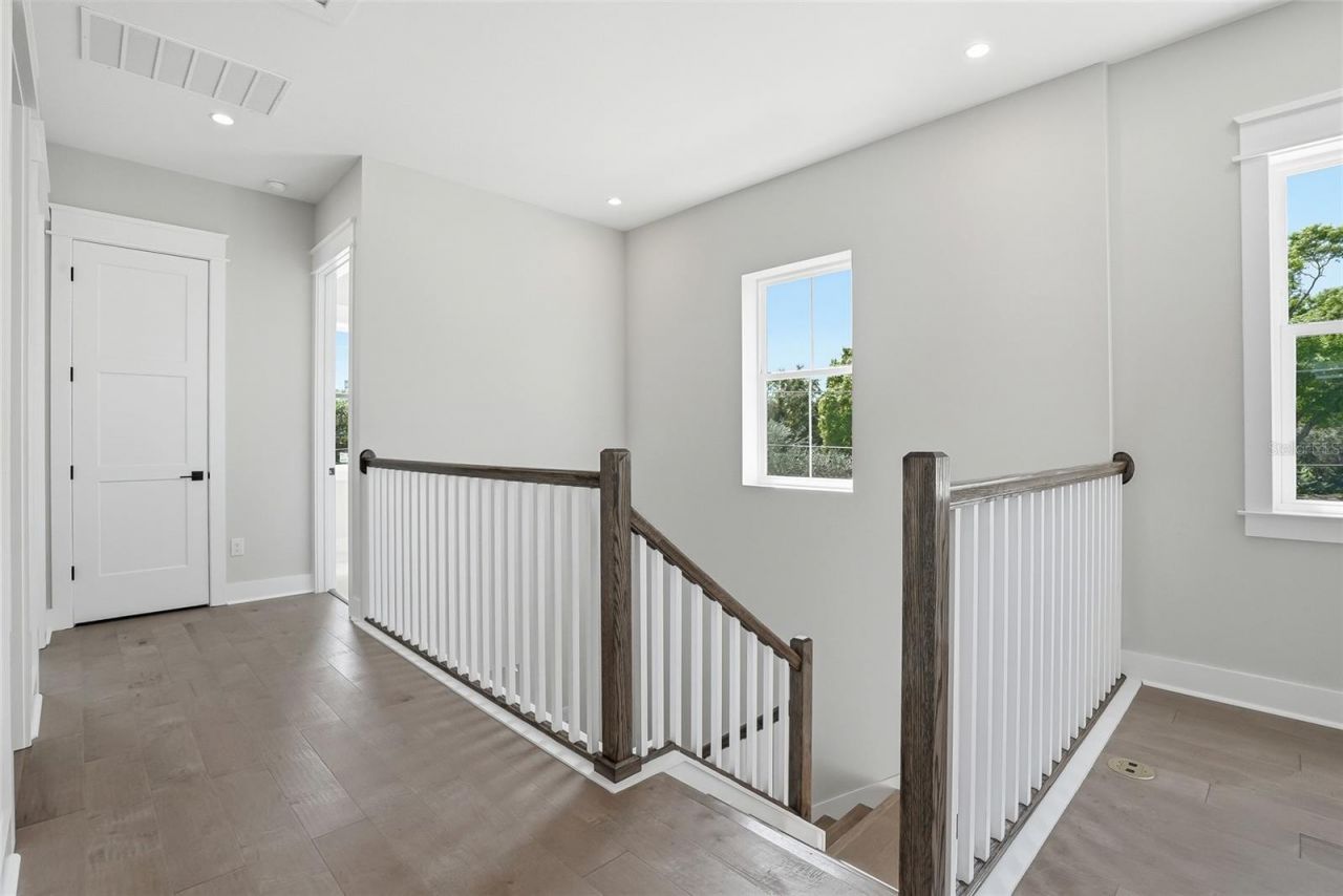 879 53rd Avenue N, Saint Petersburg, FL 33703 Photo