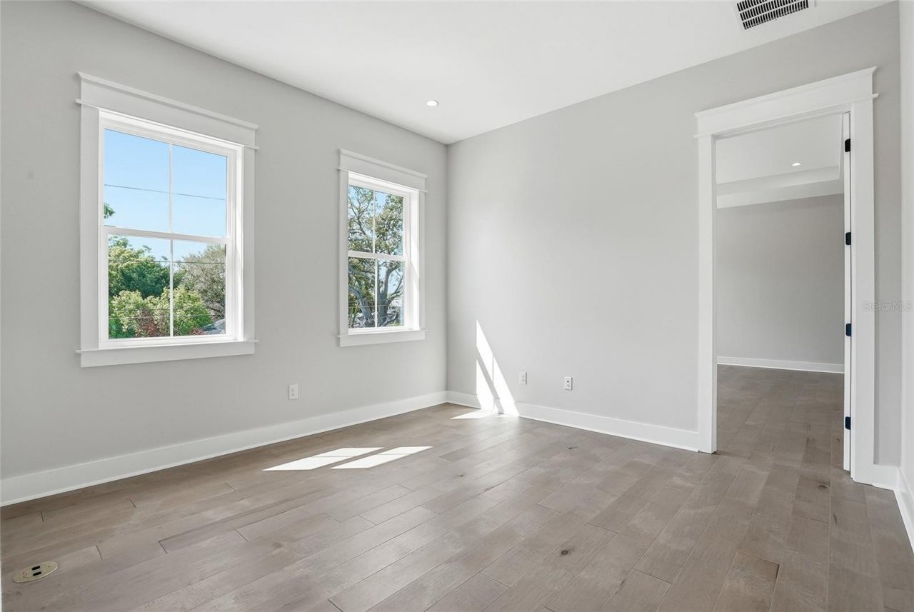 879 53rd Avenue N, Saint Petersburg, FL 33703 Photo