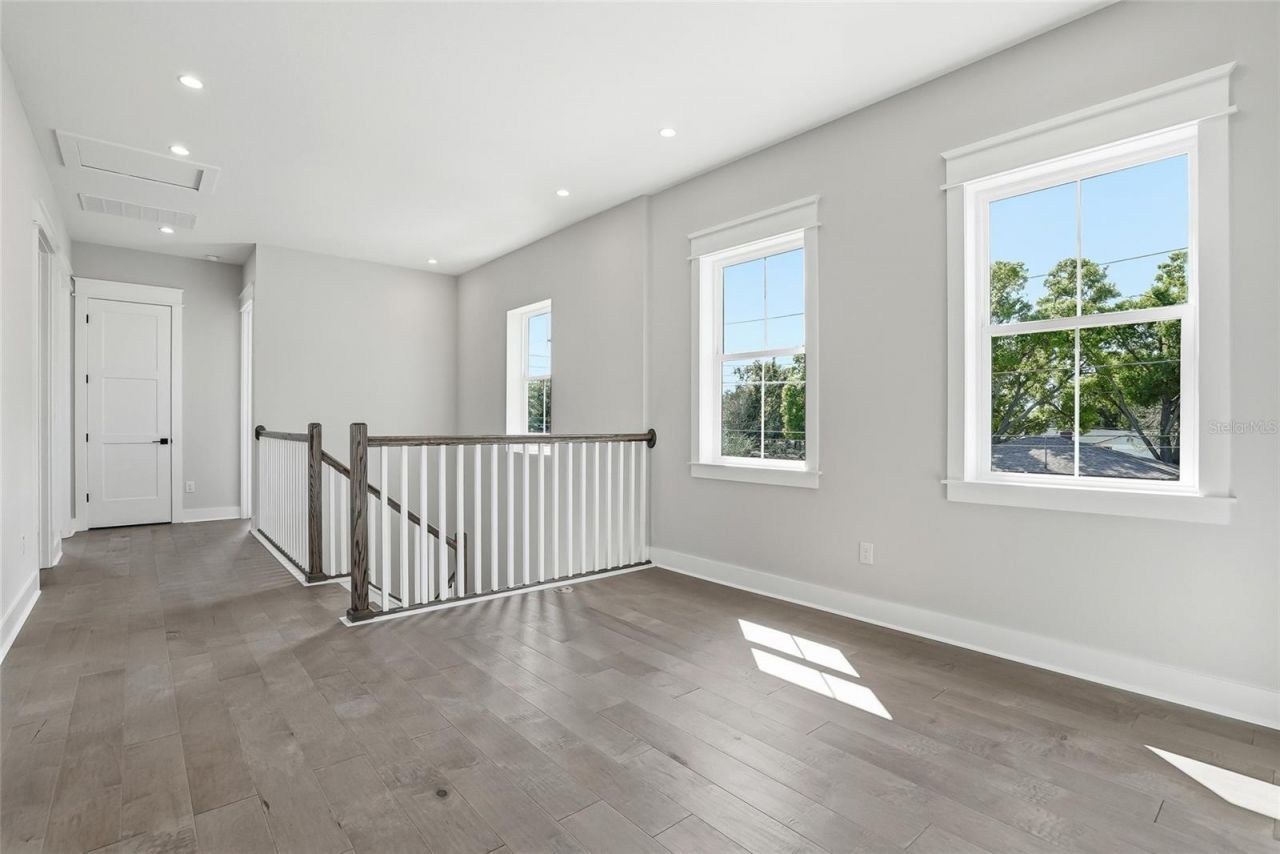 879 53rd Avenue N, Saint Petersburg, FL 33703 Photo