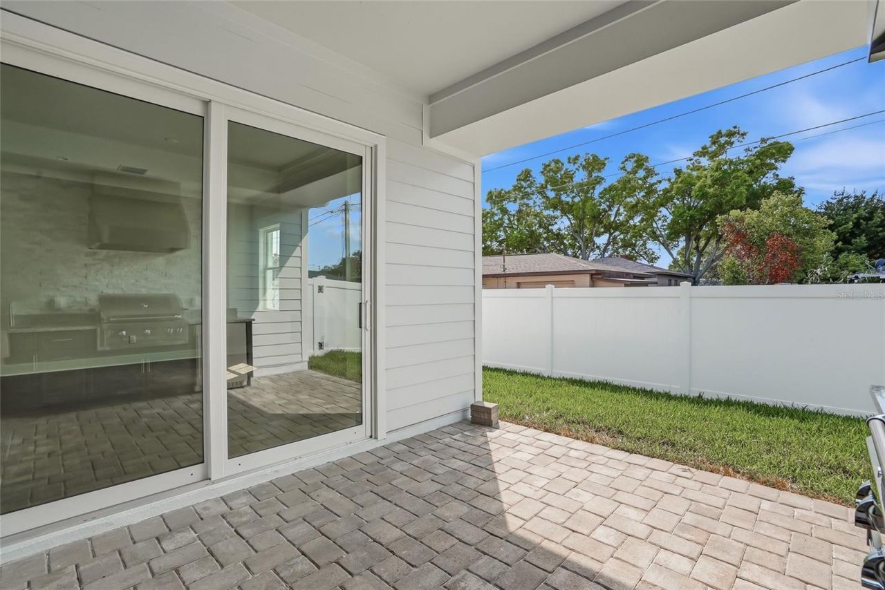 879 53rd Avenue N, Saint Petersburg, FL 33703 Photo