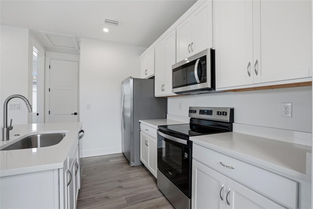 879 53rd Avenue N, Saint Petersburg, FL 33703 Photo