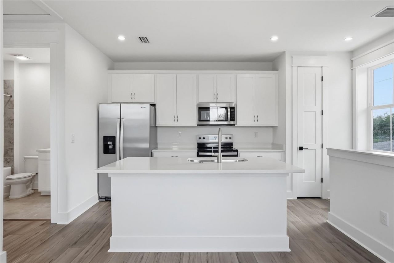 879 53rd Avenue N, Saint Petersburg, FL 33703 Photo