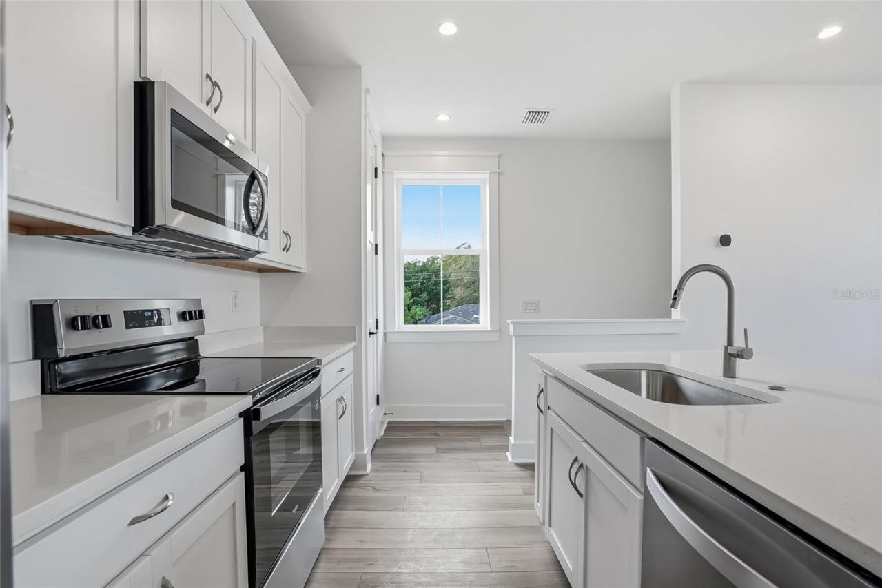 879 53rd Avenue N, Saint Petersburg, FL 33703 Photo