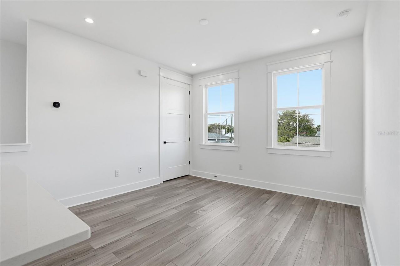 879 53rd Avenue N, Saint Petersburg, FL 33703 Photo