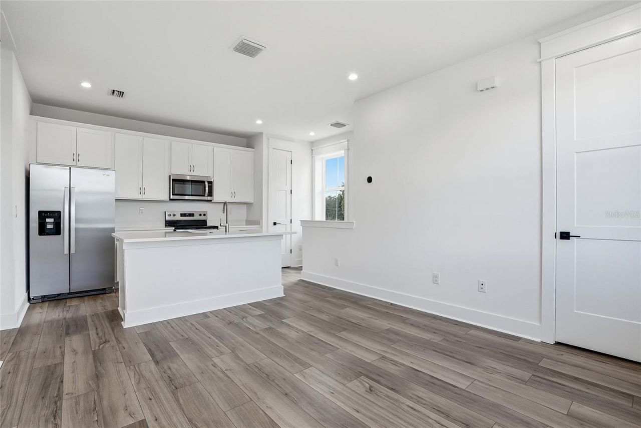 879 53rd Avenue N, Saint Petersburg, FL 33703 Photo