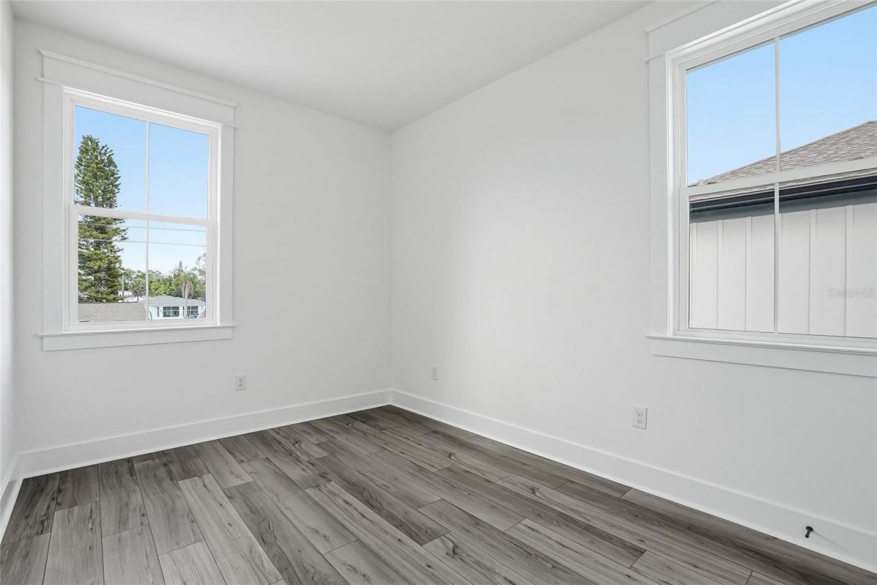 879 53rd Avenue N, Saint Petersburg, FL 33703 Photo