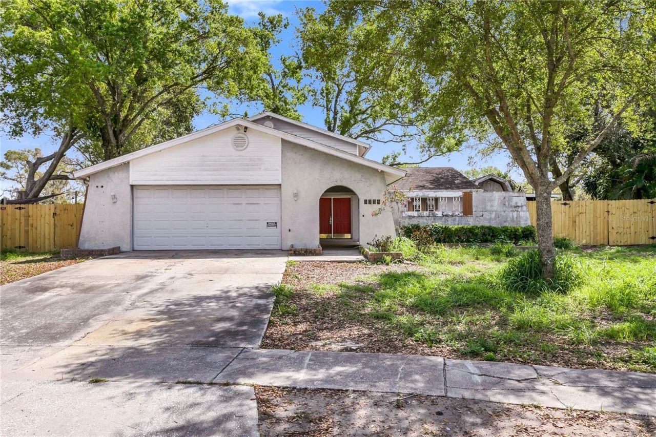 6734 Twelve Oaks Boulevard, Tampa, FL 33634 Main Photo