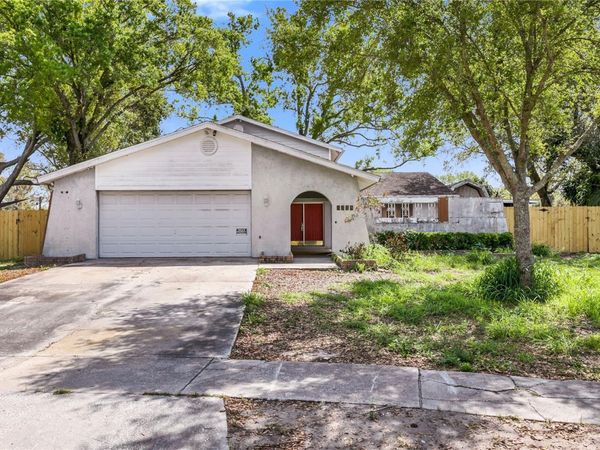 6734 TWELVE OAKS BOULEVARD, TAMPA, FL 33634