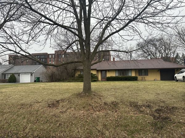 6526 Howard Avenue , Indian Head Park, IL 60525