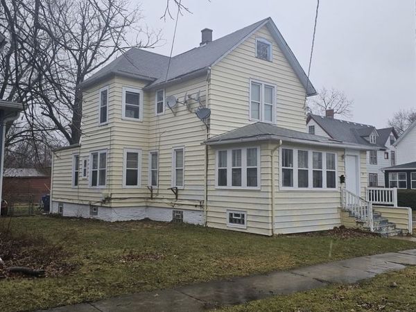 728 N Ash Street , Waukegan, IL 60085