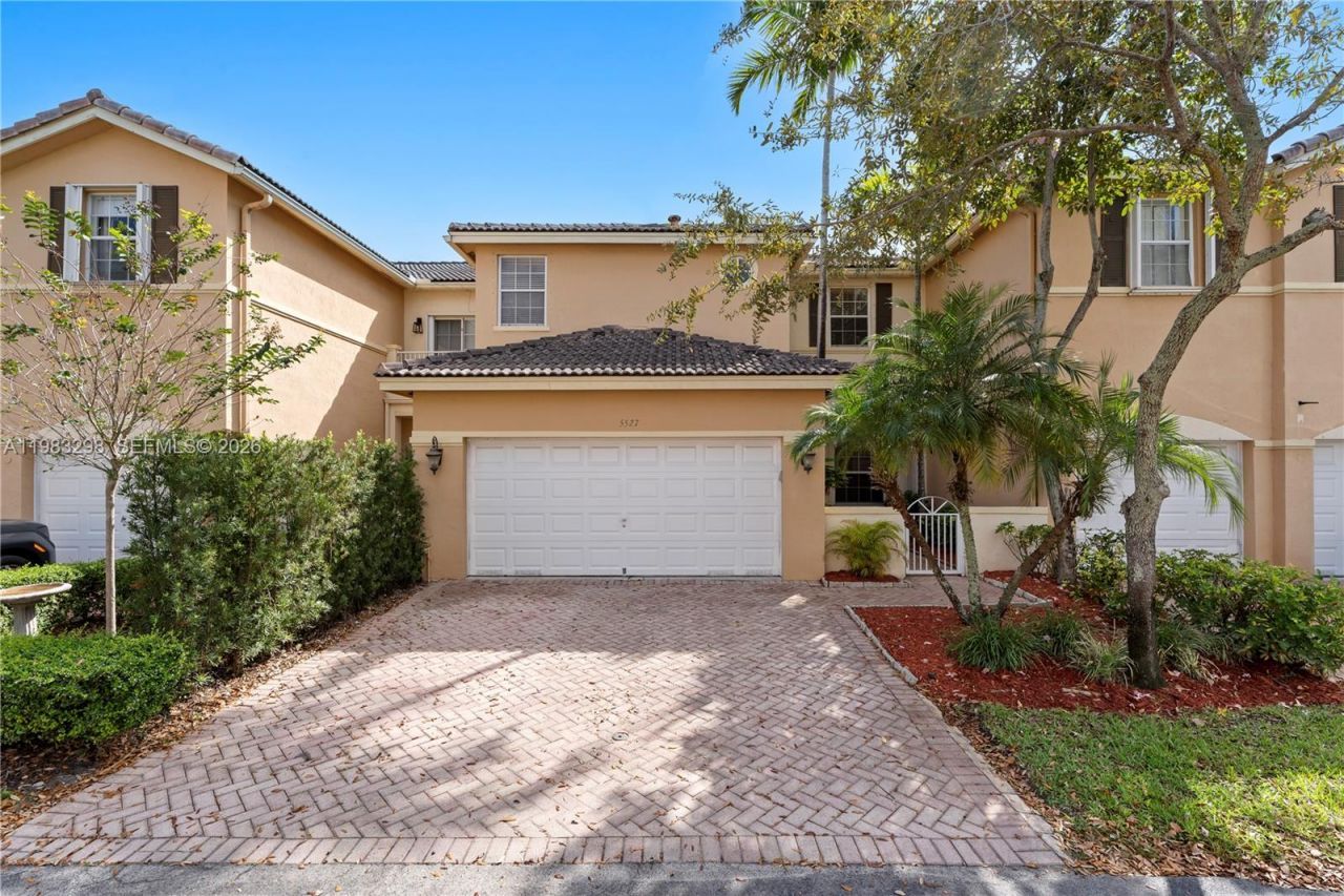 5527 NW 113th Ave, Doral, FL 33178 Photo