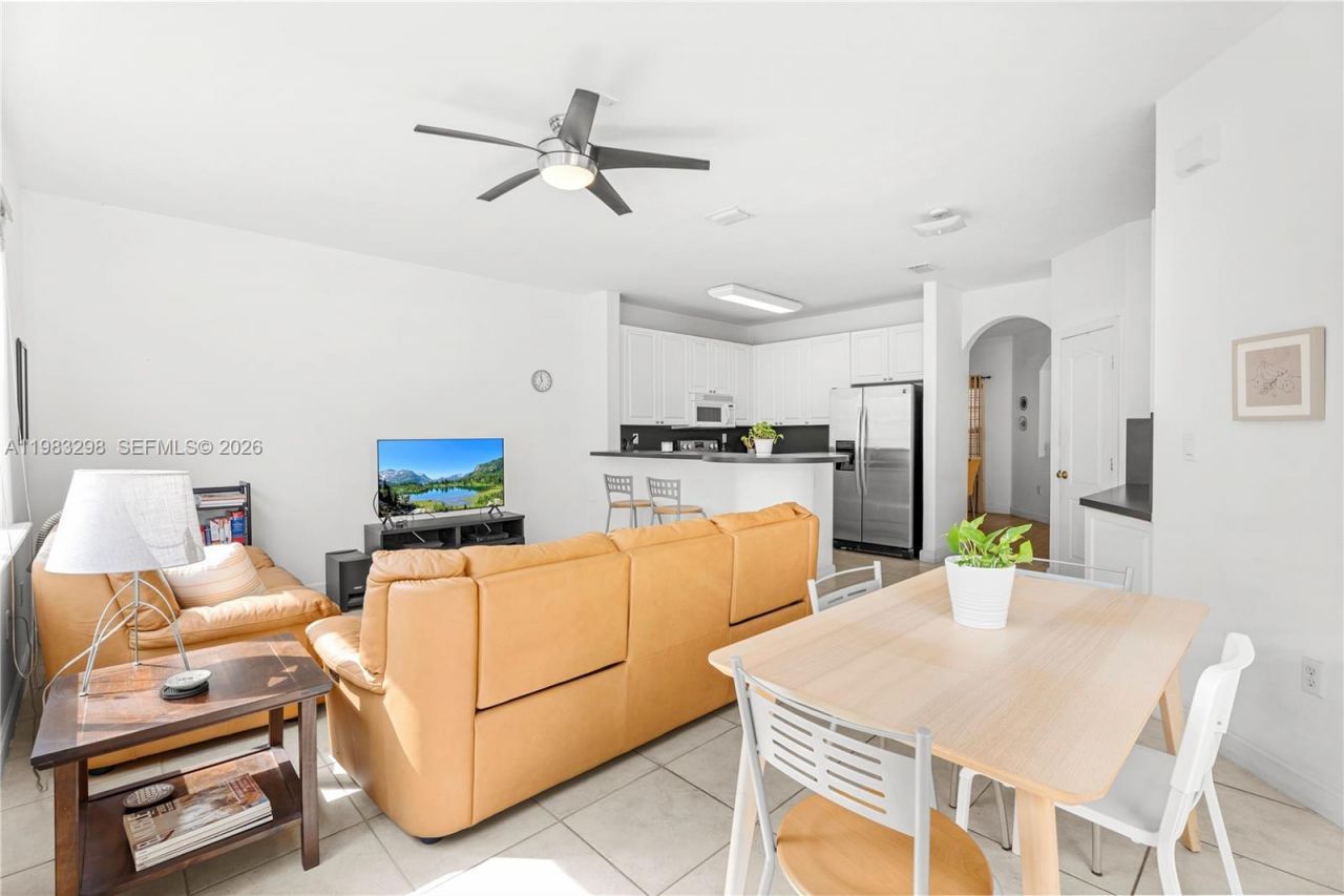 5527 NW 113th Ave, Doral, FL 33178 Photo