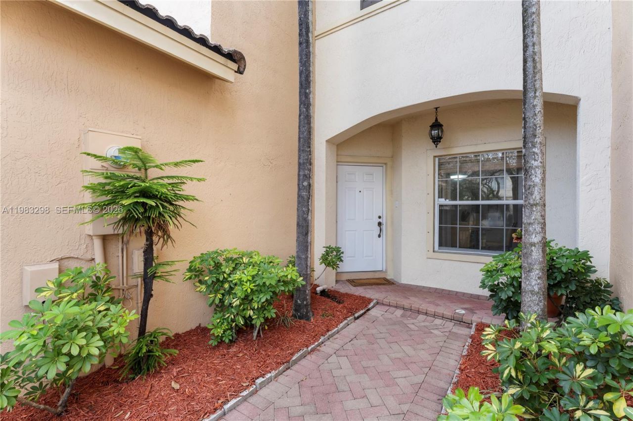 5527 NW 113th Ave, Doral, FL 33178 Photo