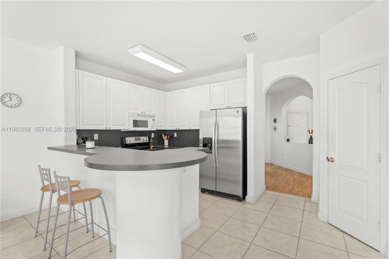 5527 NW 113th Ave, Doral, FL 33178 Photo